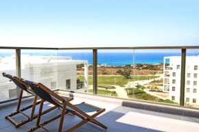 Deluxe 2 Bedroom Penthouse with Terrific Sea Views by Sea N' Rent, Nahariyya